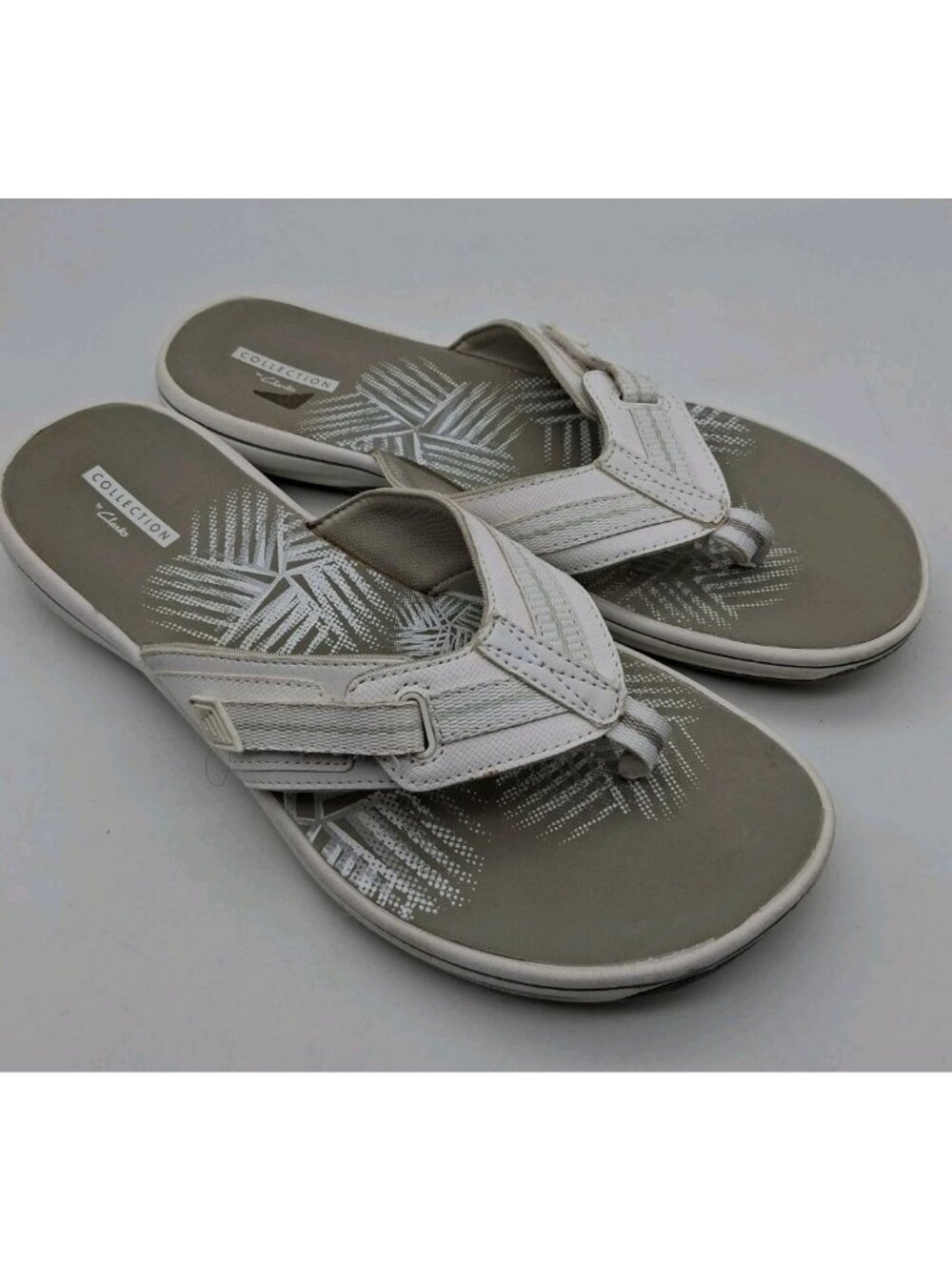 Clarks Cloud Steppers Breeze Sea Women Size 10M White Thong Flip Flop Sandals